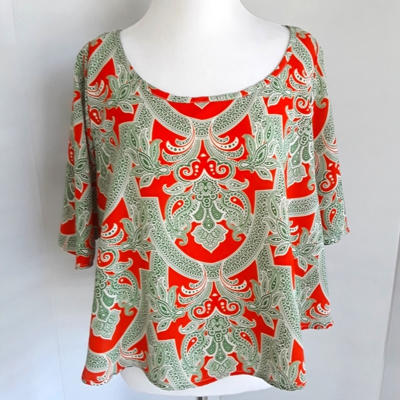 AMBIANCE CROPPED FLARE SCOOP NECK TOP SZ M - Picture 1 of 5